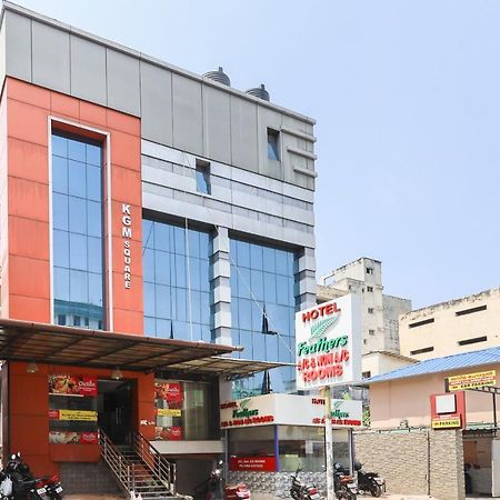 Hotel Capital O 71307 Feathers Kochi Exterior foto