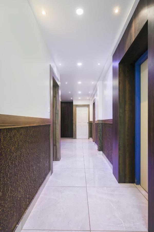 Hotel Capital O 71307 Feathers Kochi Exterior foto