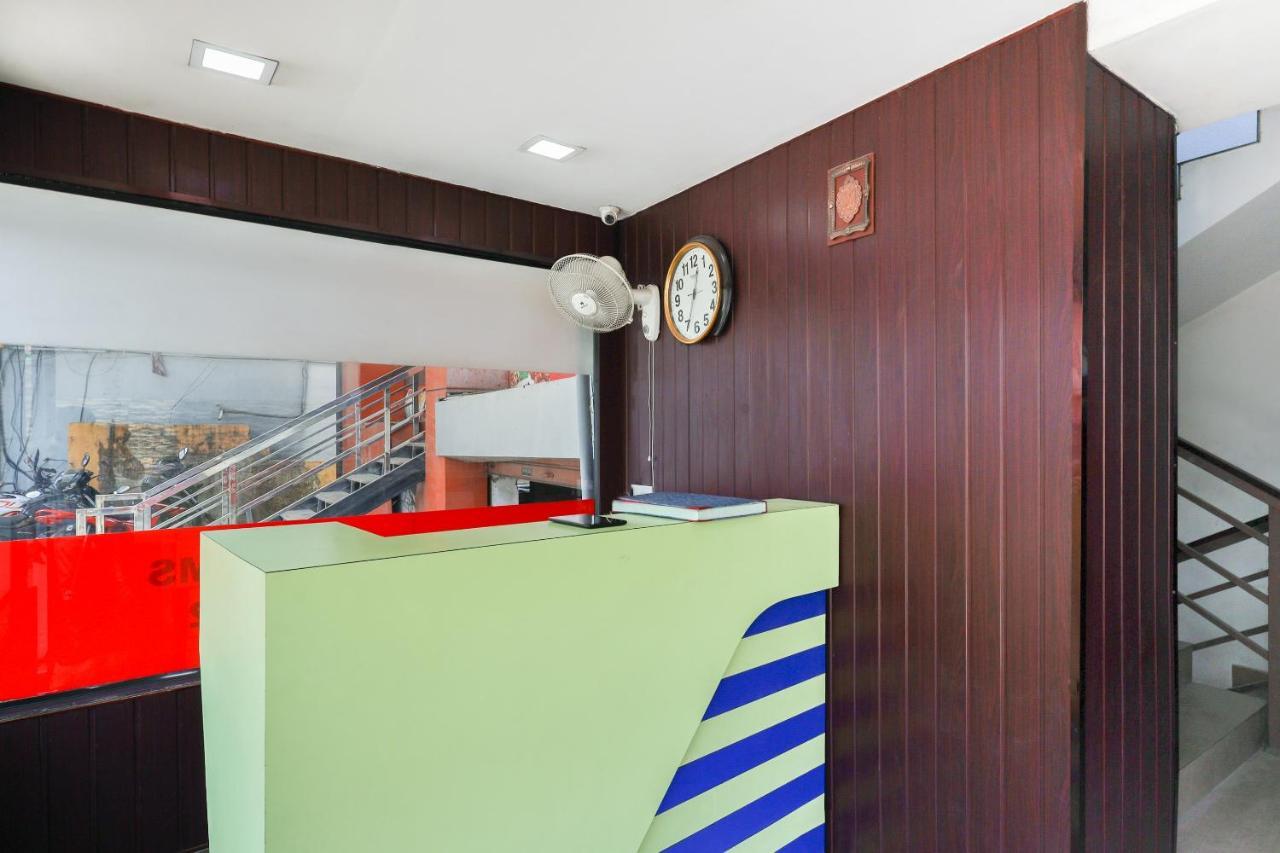 Hotel Capital O 71307 Feathers Kochi Exterior foto